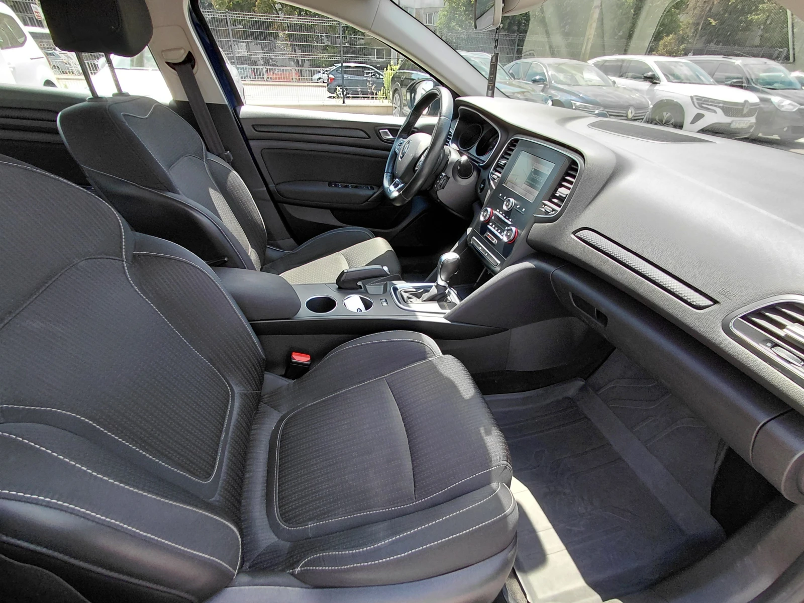Renault Megane 1.5 dCi/115к.с/ZEN, снимка 13 - Автомобили и джипове - 55575894
