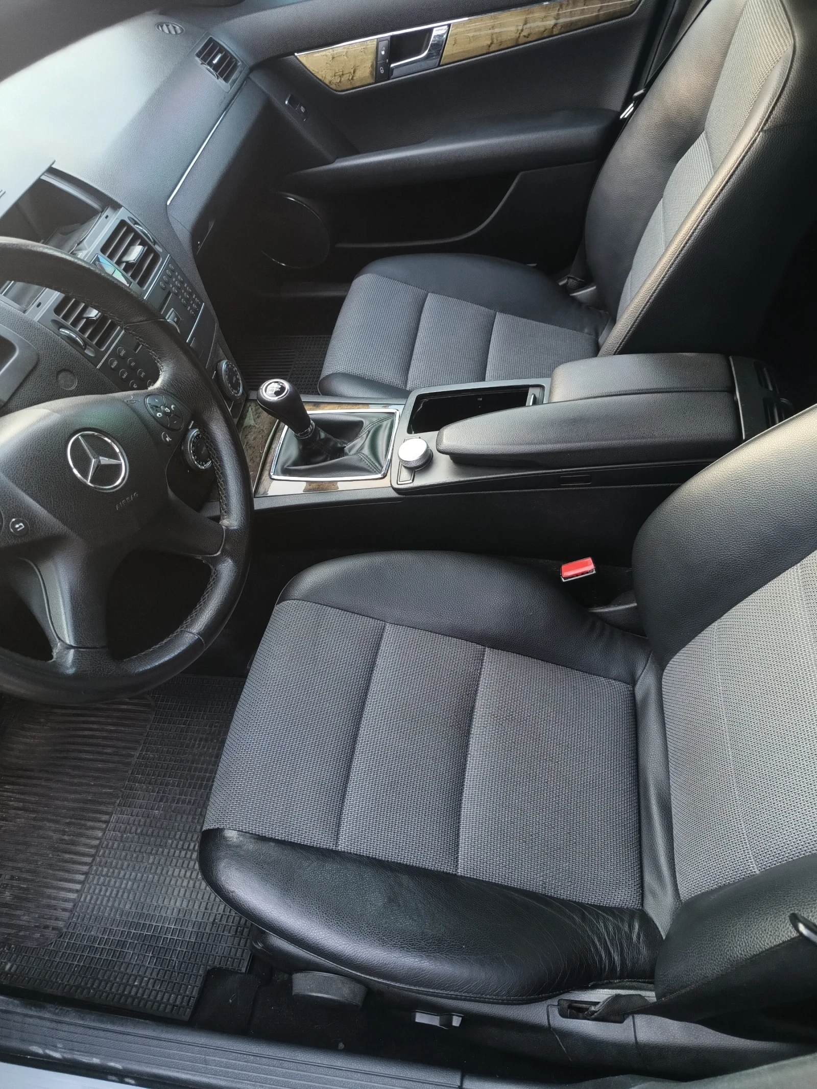 Mercedes-Benz C 220, снимка 12 - Автомобили и джипове - 55900233