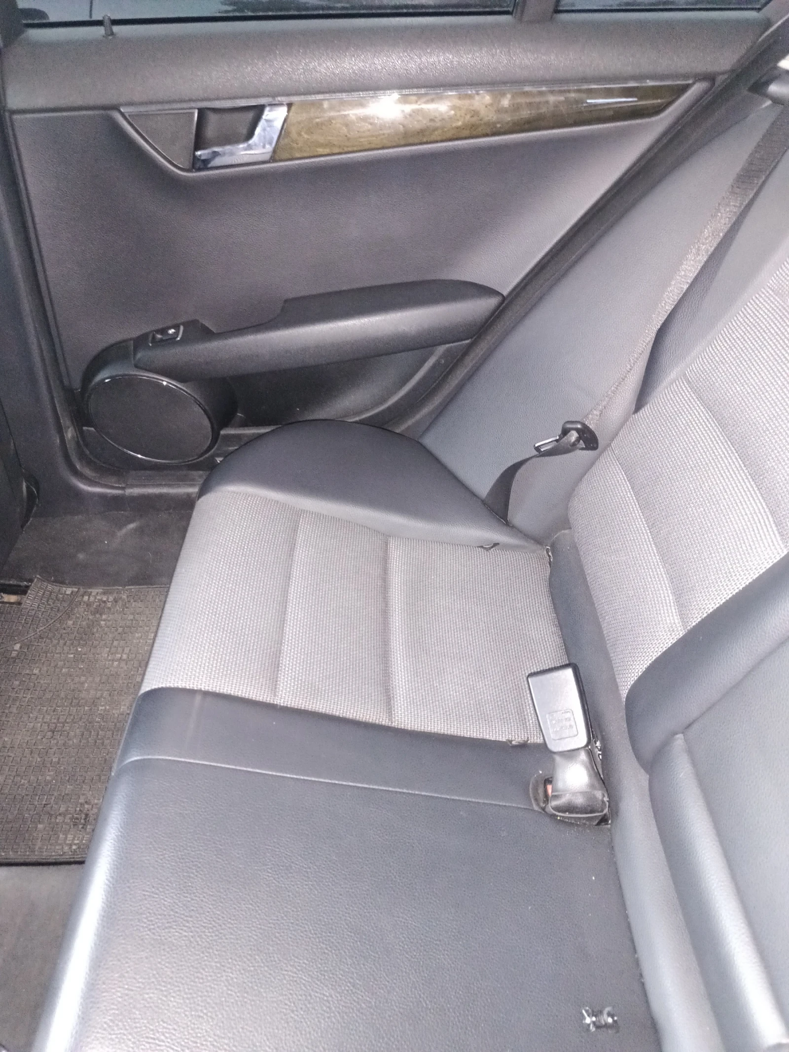 Mercedes-Benz C 220, снимка 9 - Автомобили и джипове - 55900233