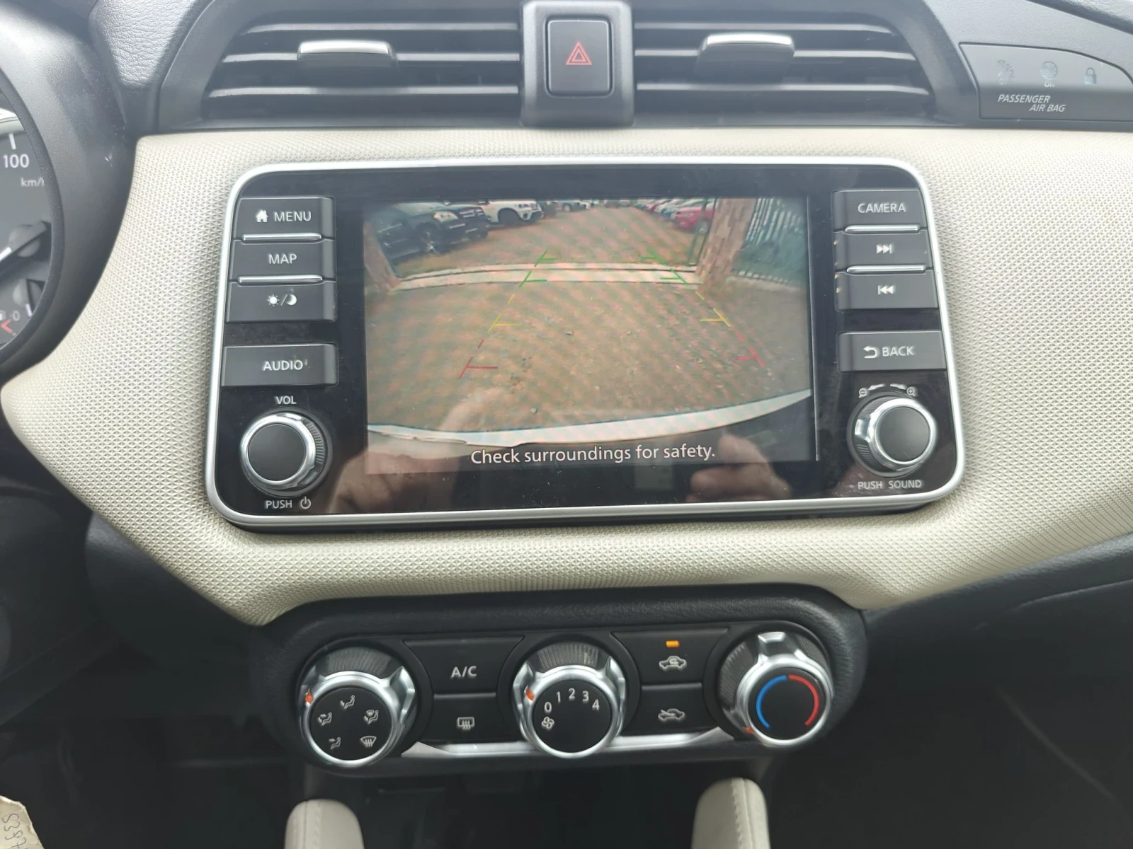 Nissan Micra, снимка 12 - Автомобили и джипове - 56041084