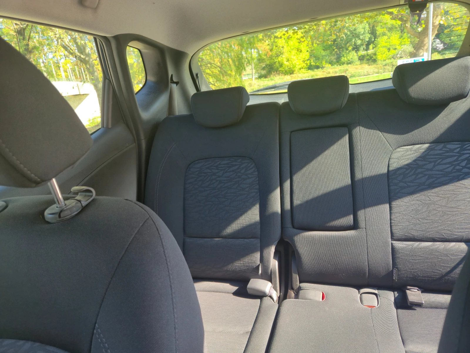 Hyundai Ix20 1.6 CRDi, снимка 12 - Автомобили и джипове - 56095833