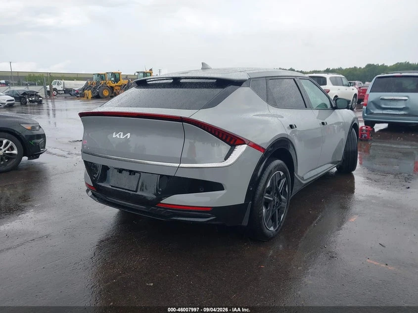 Kia EV6 Wind AWD, снимка 4 - Автомобили и джипове - 56405796