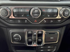 Jeep Wrangler * SAHARA * ПОДГРЕВ / КОЖЕН САЛОН / КЛИП НА МОТОРА, снимка 11