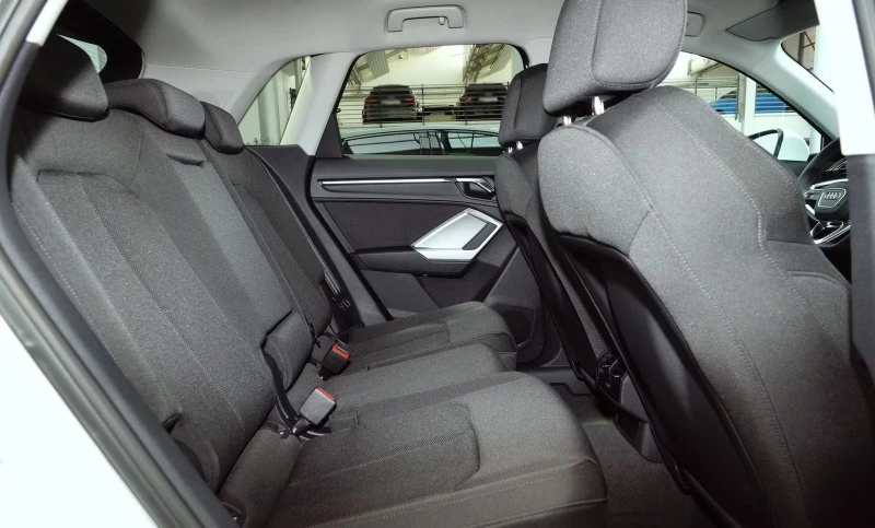 Audi Q3 45TFSI/S-LINE/150HP/DIGITAL/ACC/CARPLAY/DAB/160D, снимка 16 - Автомобили и джипове - 52133755
