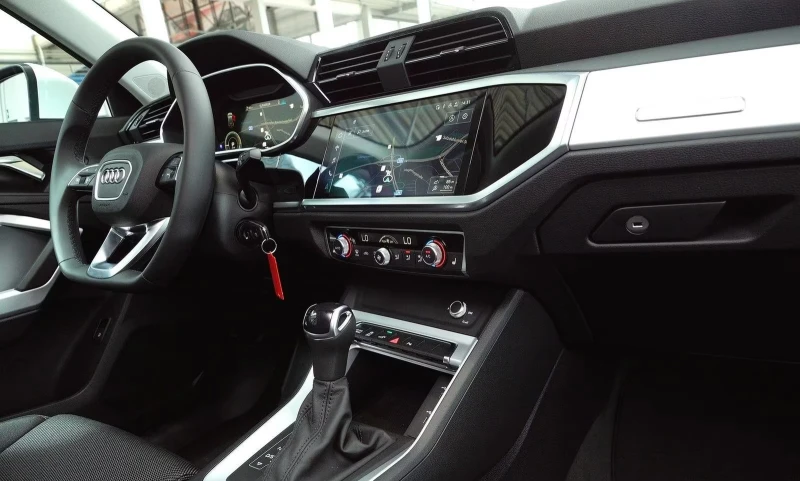 Audi Q3 45TFSI/S-LINE/150HP/DIGITAL/ACC/CARPLAY/DAB/160D, снимка 11 - Автомобили и джипове - 52133755