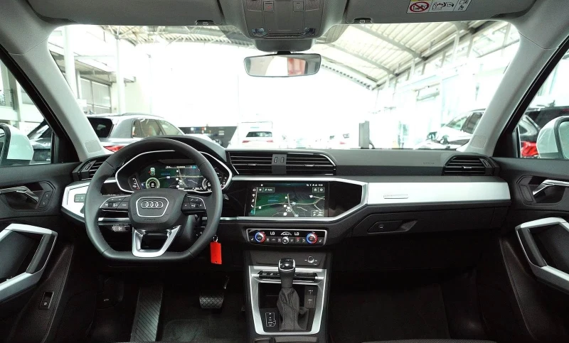 Audi Q3 45TFSI/S-LINE/150HP/DIGITAL/ACC/CARPLAY/DAB/160D, снимка 7 - Автомобили и джипове - 52133755