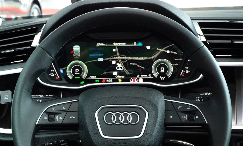 Audi Q3 45TFSI/S-LINE/150HP/DIGITAL/ACC/CARPLAY/DAB/160D, снимка 9 - Автомобили и джипове - 52133755