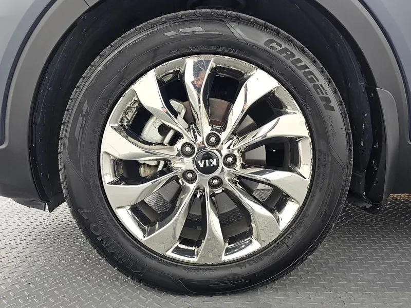 Kia Sorento 2.2 CRDI 4WD - САМО 30% АВАНС, снимка 5 - Автомобили и джипове - 56017221
