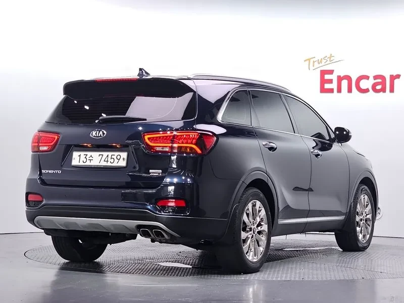 Kia Sorento 2.2 CRDI 4WD - САМО 30% АВАНС, снимка 2 - Автомобили и джипове - 56017221