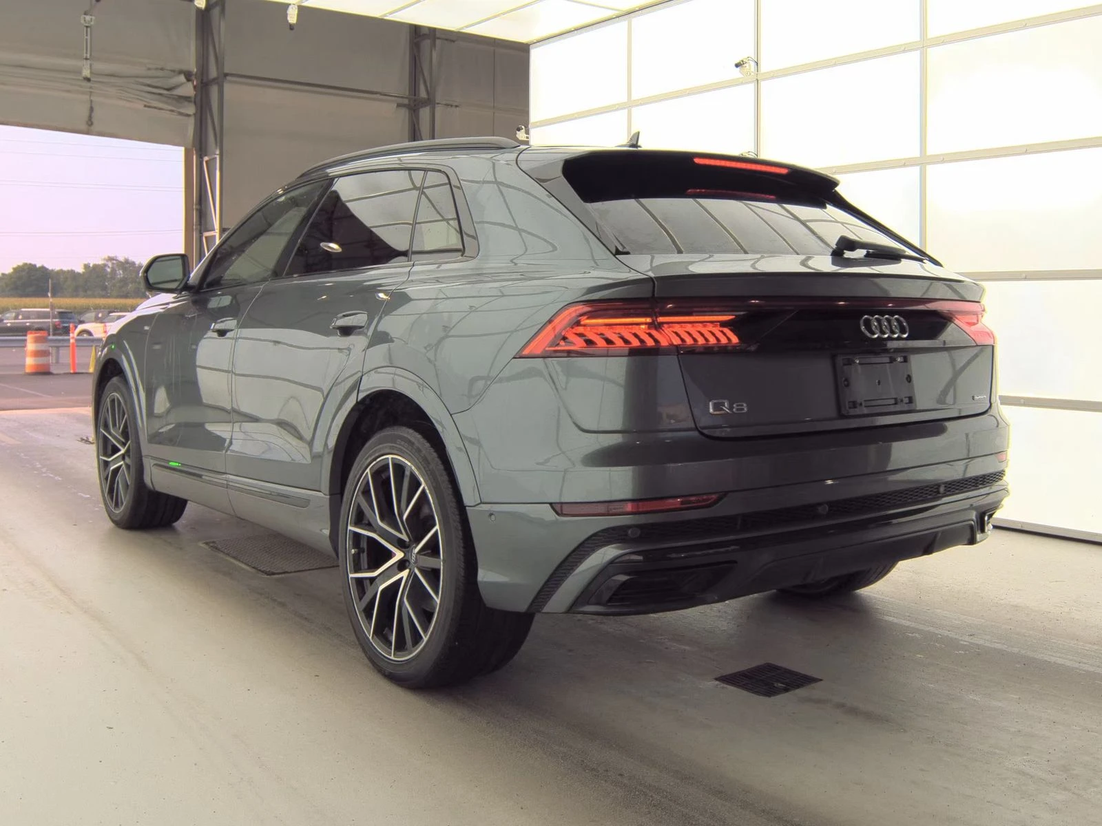 Audi Q8 PRESTIGE* MATRIX* DISTRONIK* S-LINE* BLACK OPTIC*  - изображение 7