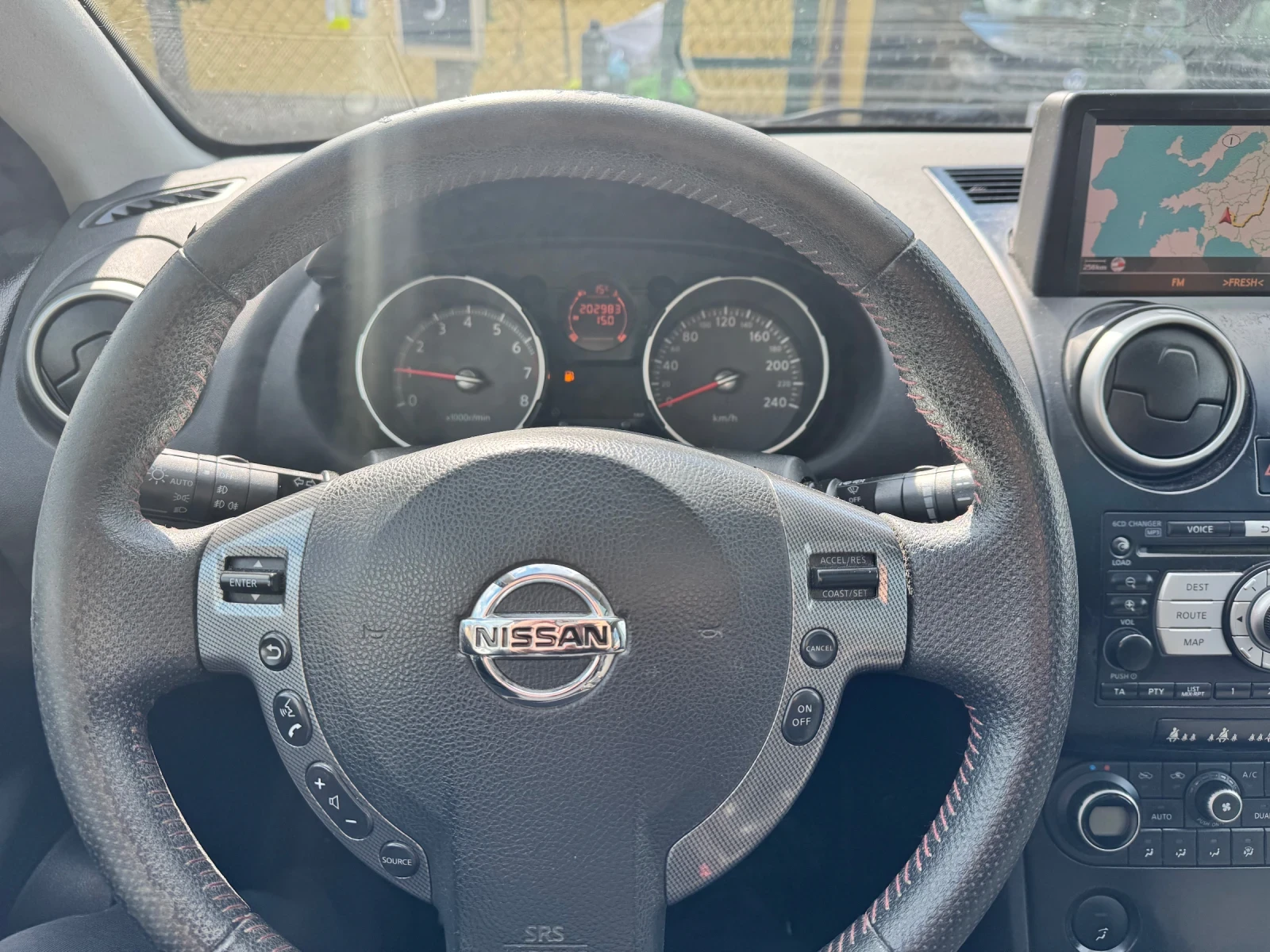 Nissan Qashqai 2.0 Euro5, снимка 8 - Автомобили и джипове - 54296833