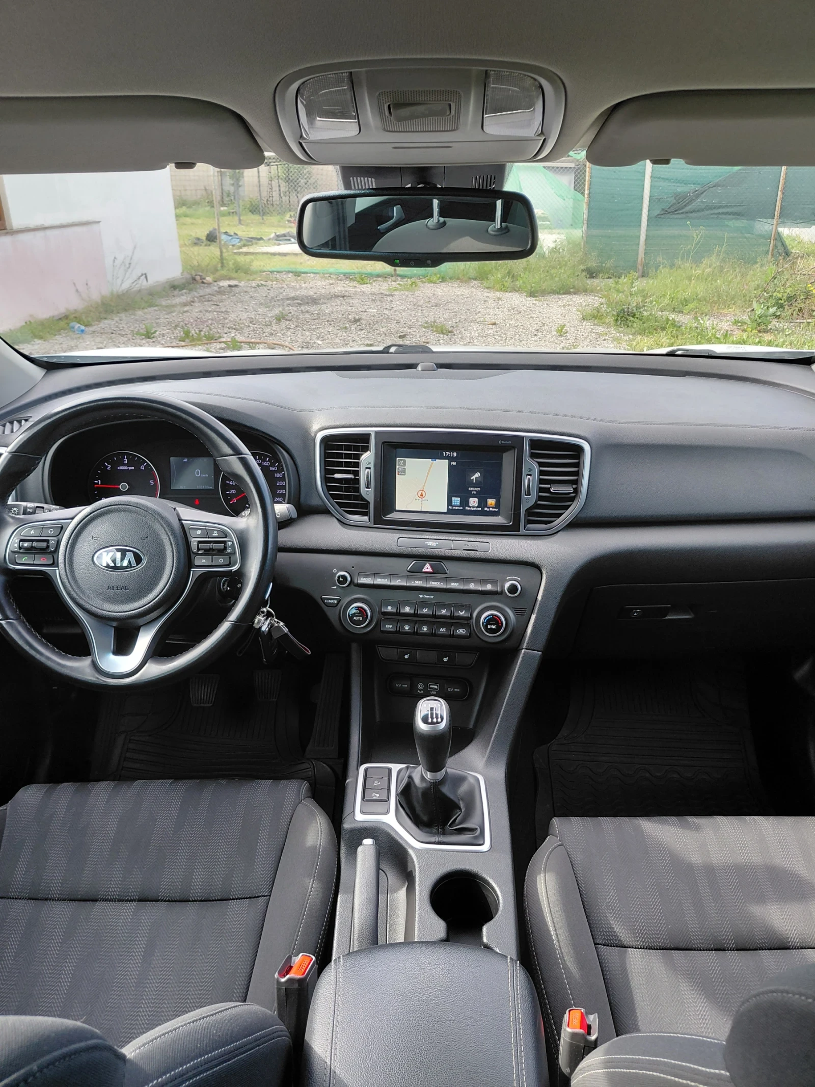 Kia Sportage, снимка 15 - Автомобили и джипове - 54543227