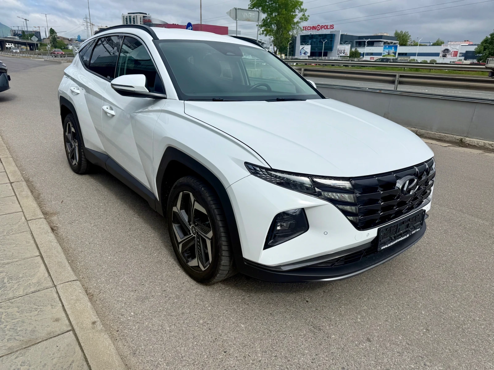 Hyundai Tucson Plugin, AWD, Distronic, Keyless, Camera, снимка 8 - Автомобили и джипове - 54703640