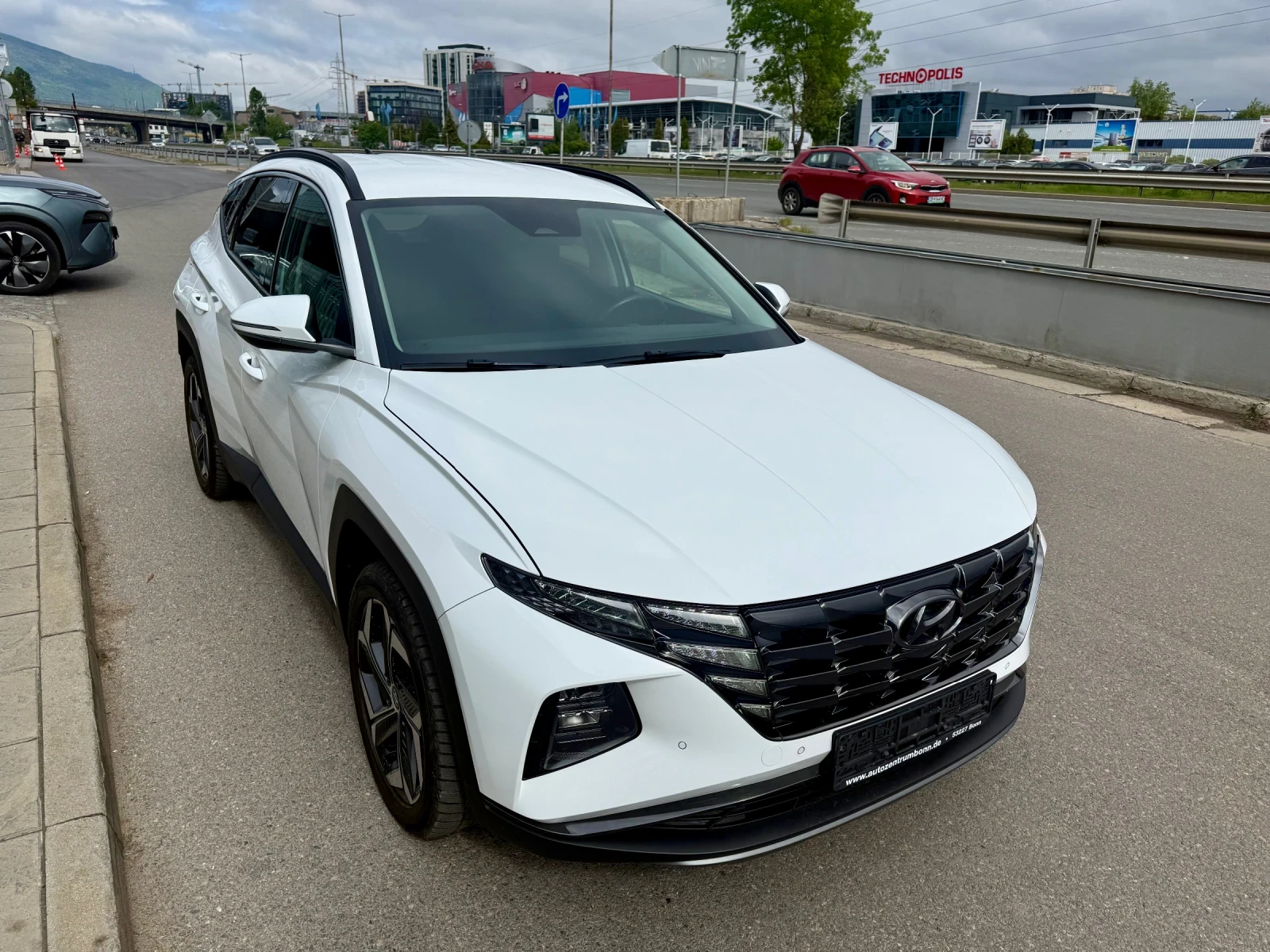 Hyundai Tucson Plugin, AWD, Distronic, Keyless, Camera, снимка 9 - Автомобили и джипове - 54703640
