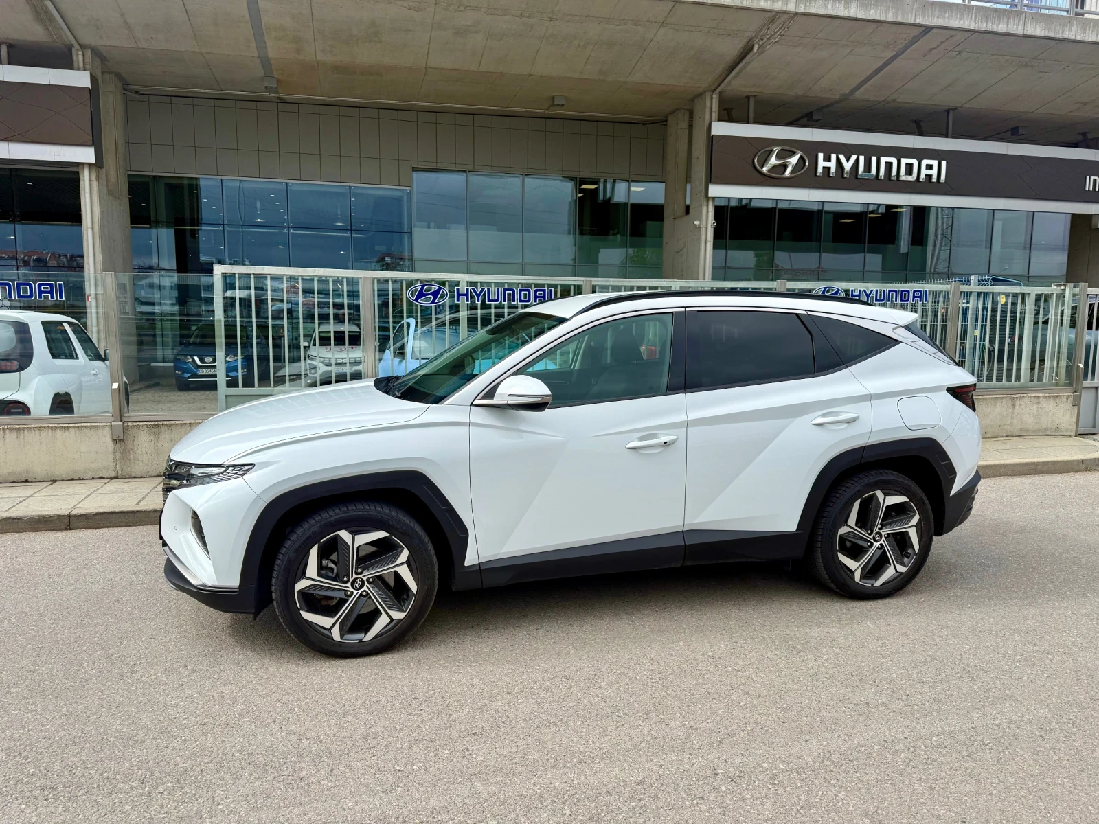 Hyundai Tucson Plugin, AWD, Distronic, Keyless, Camera, снимка 3 - Автомобили и джипове - 54703640