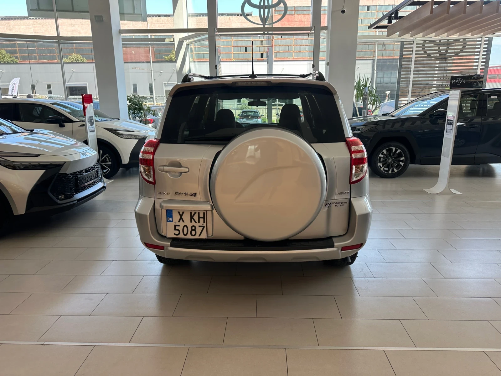 Toyota Rav4, снимка 4 - Автомобили и джипове - 54974051