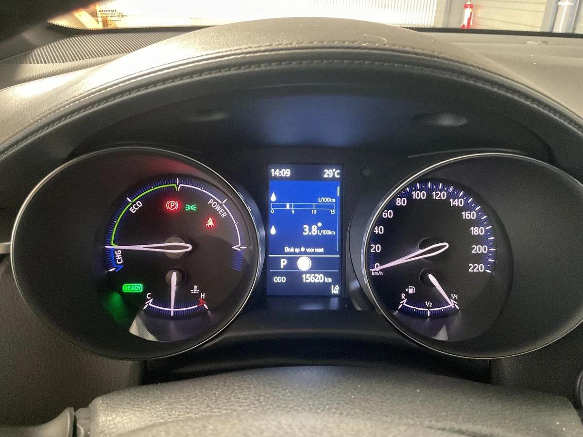 Toyota C-HR 1.8 Hybrid Active, снимка 9 - Автомобили и джипове - 55446914