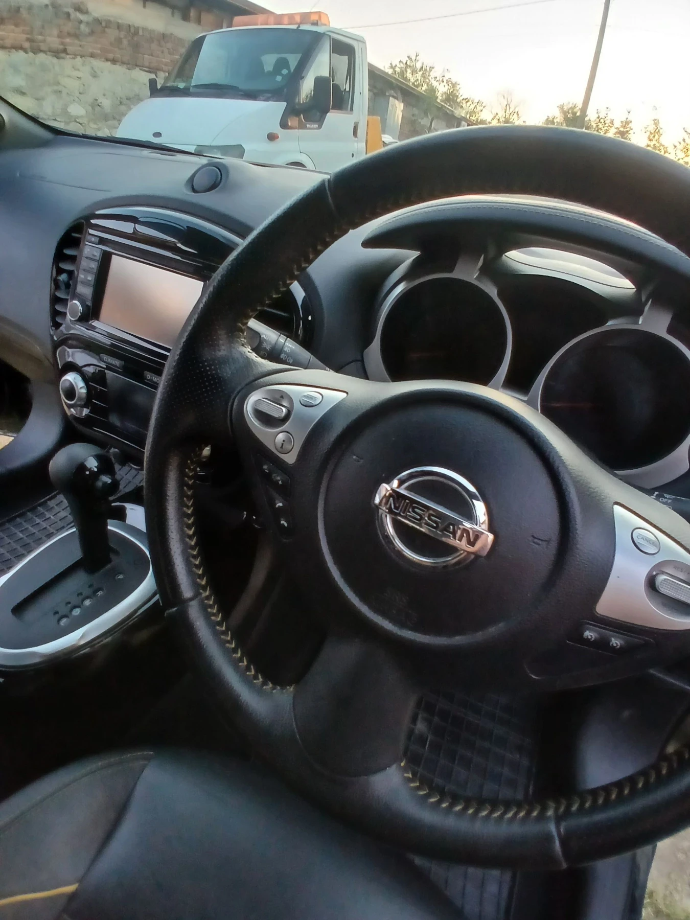 Nissan Juke 1.6i TEKNA -AUTOMAT, снимка 8 - Автомобили и джипове - 55711795