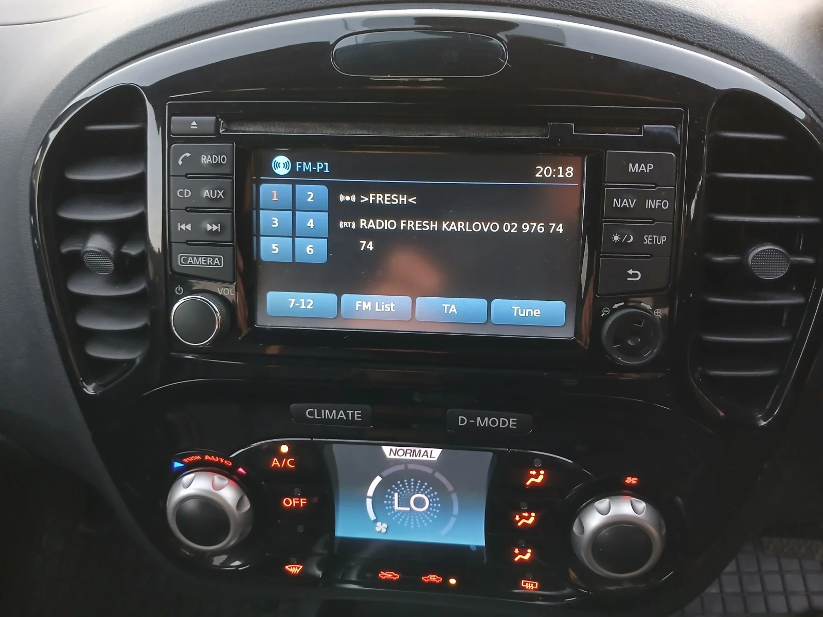 Nissan Juke 1.6i TEKNA -AUTOMAT, снимка 14 - Автомобили и джипове - 55711795