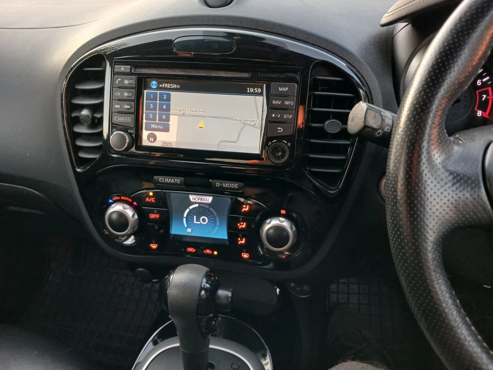 Nissan Juke 1.6i TEKNA -AUTOMAT, снимка 11 - Автомобили и джипове - 55711795
