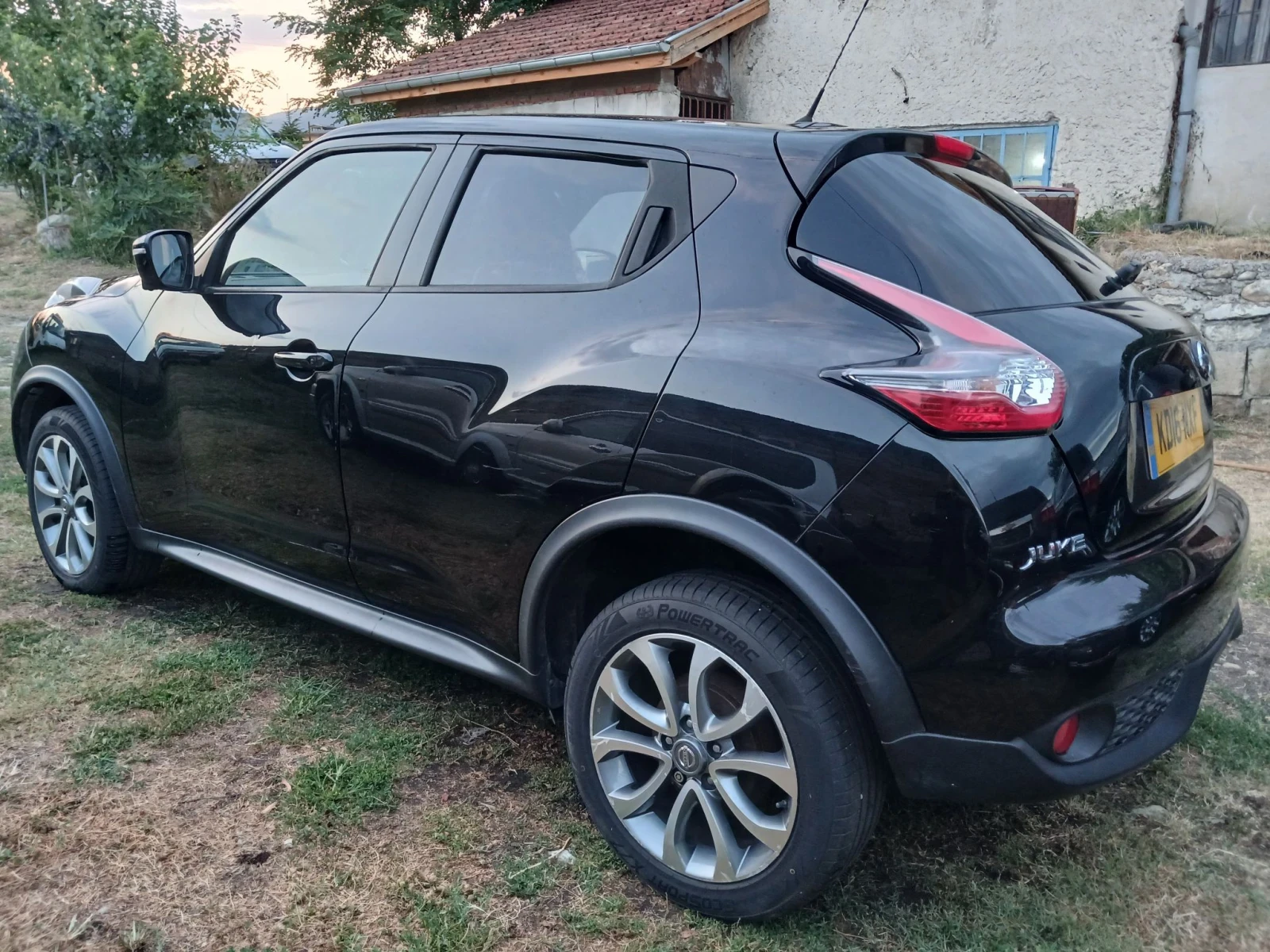 Nissan Juke 1.6i TEKNA -AUTOMAT, снимка 3 - Автомобили и джипове - 55711795