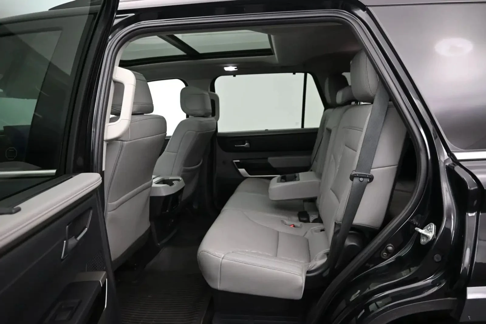 Toyota Sequoia, снимка 8 - Автомобили и джипове - 56688148