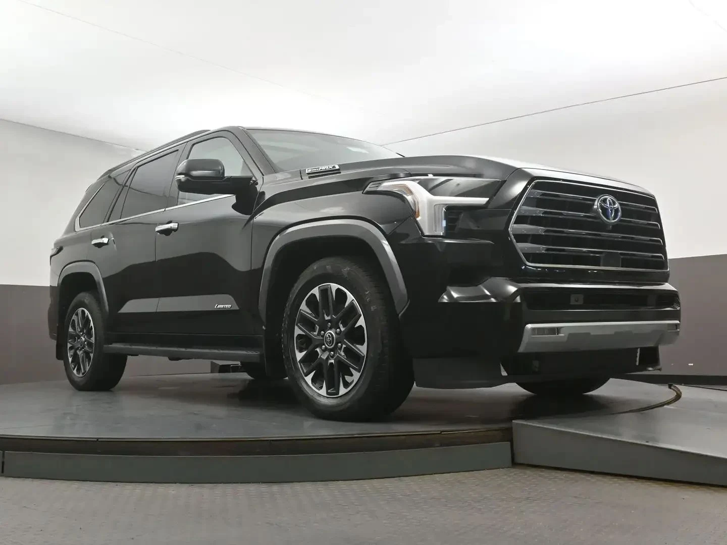 Toyota Sequoia, снимка 3 - Автомобили и джипове - 56688148
