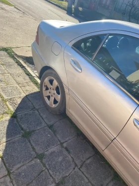 Mercedes-Benz C 220 Колата е с лек софтуер , снимка 4