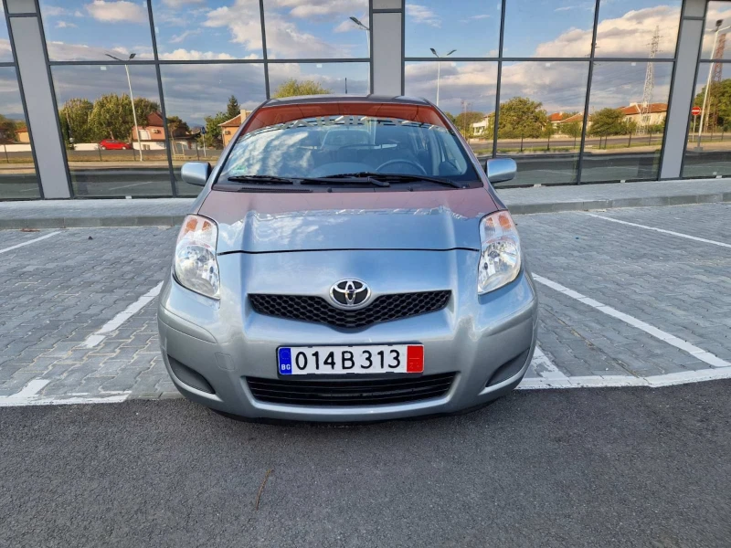 Toyota Yaris 1.3 бензин фейслифт 6 скорости, снимка 1 - Автомобили и джипове - 48047924