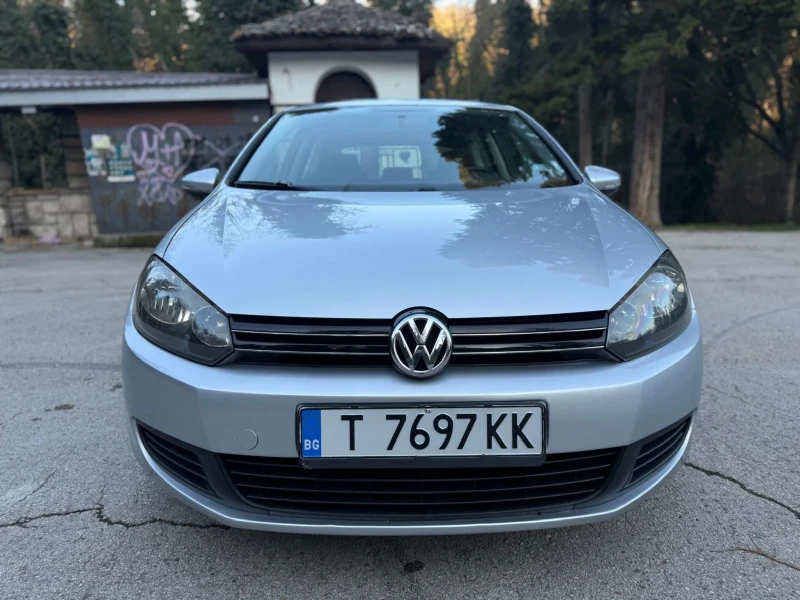 VW Golf 1.6* EURO5A | | ОБСЛУЖЕН/ВС.ПЛАТ./2 КОМПЛЕКТА ГУМИ, снимка 2 - Автомобили и джипове - 49552885