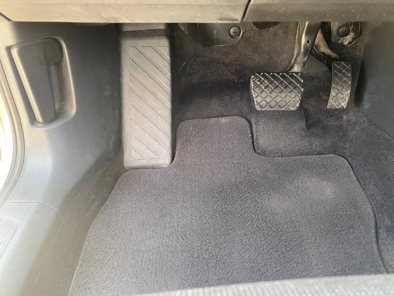 VW Passat Comfortline 2.0 TDI BMT с ДДС, снимка 13 - Автомобили и джипове - 52693519