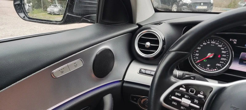 Mercedes-Benz E 220, снимка 9 - Автомобили и джипове - 51523781