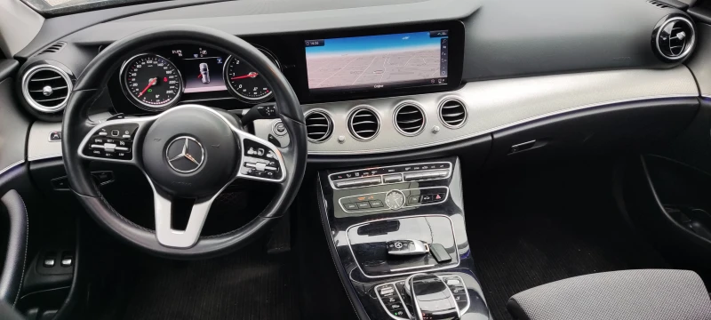 Mercedes-Benz E 220, снимка 14 - Автомобили и джипове - 51523781