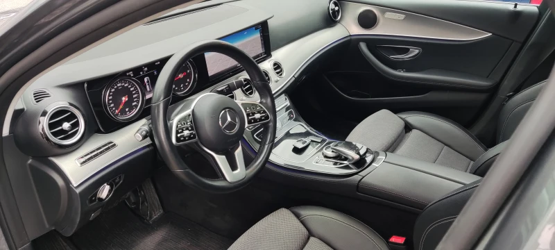 Mercedes-Benz E 220, снимка 11 - Автомобили и джипове - 51523781