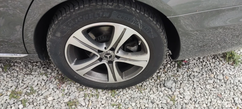 Mercedes-Benz E 220, снимка 6 - Автомобили и джипове - 51523781