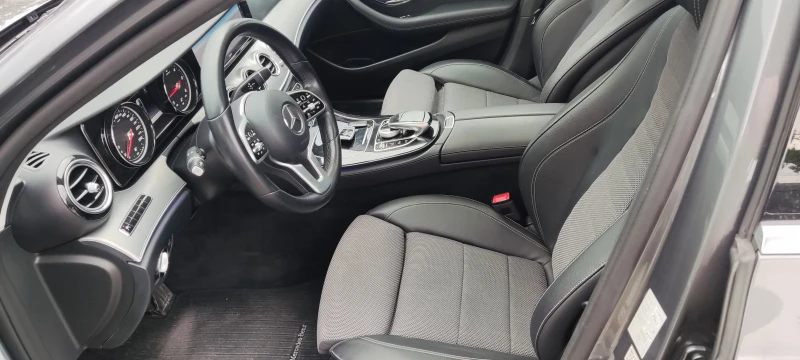 Mercedes-Benz E 220, снимка 10 - Автомобили и джипове - 51523781