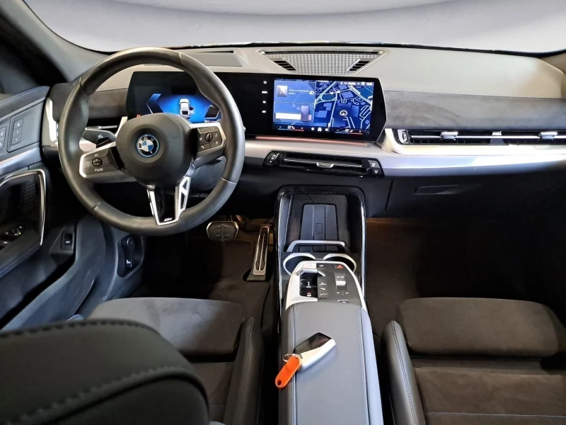 BMW iX2 xDrive30/306HP/M-SPORT/HUD/CAM/NAVI/LED/AHK/254gpr, снимка 7 - Автомобили и джипове - 51577823