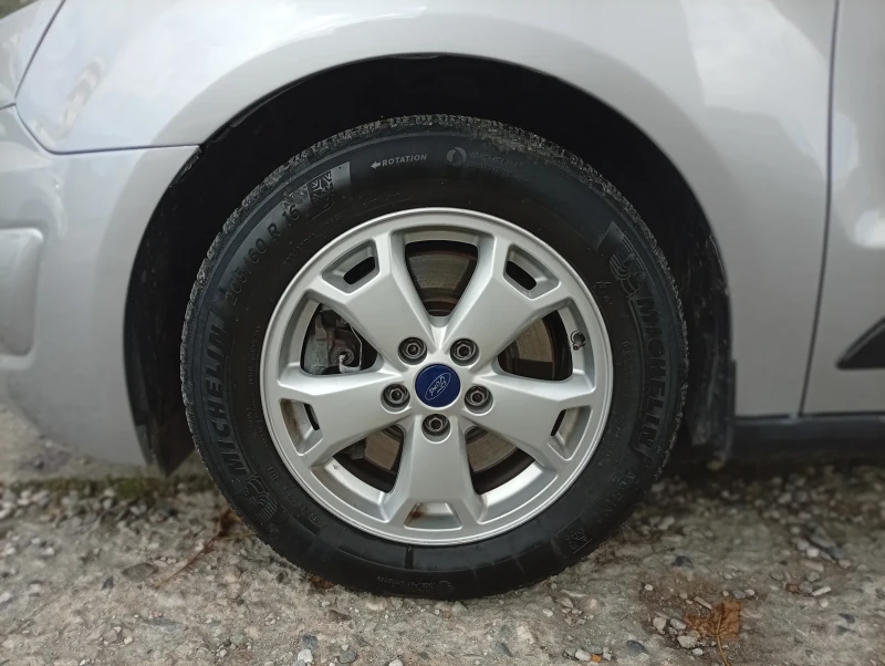 Ford Connect Ван, снимка 4 - Автомобили и джипове - 52238224