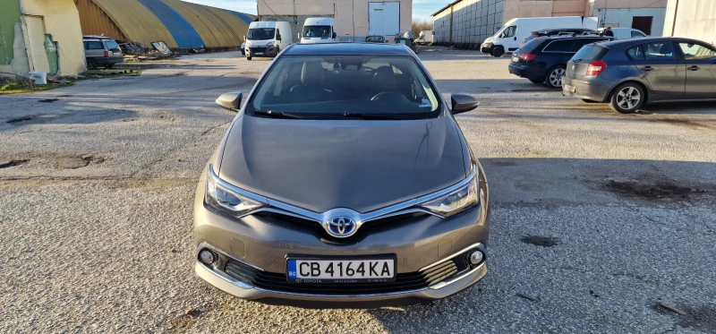 Toyota Auris, снимка 7 - Автомобили и джипове - 52562336