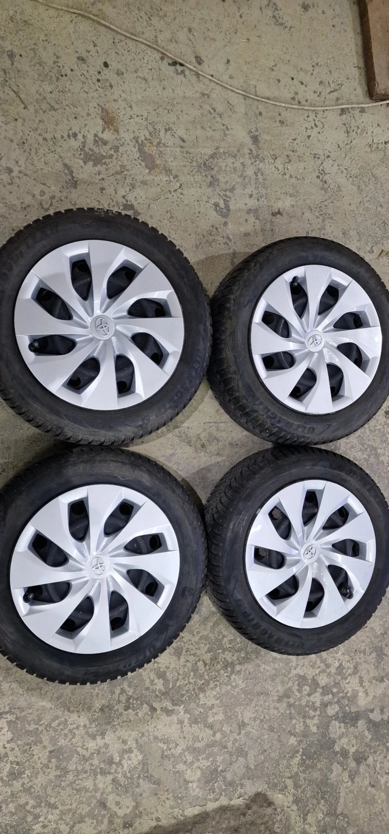 Toyota Auris, снимка 16 - Автомобили и джипове - 52562336