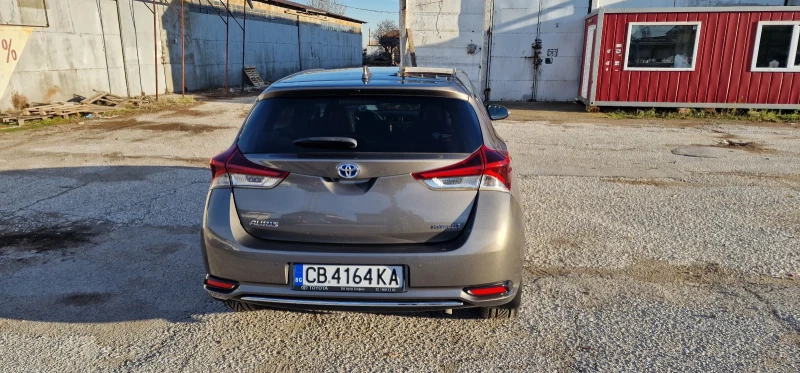 Toyota Auris, снимка 10 - Автомобили и джипове - 52562336