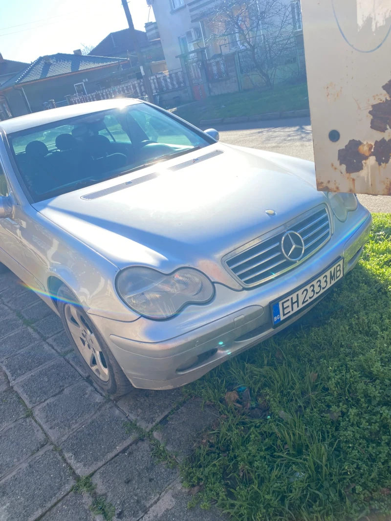 Mercedes-Benz C 220 Колата е с лек софтуер , снимка 5 - Автомобили и джипове - 52927660