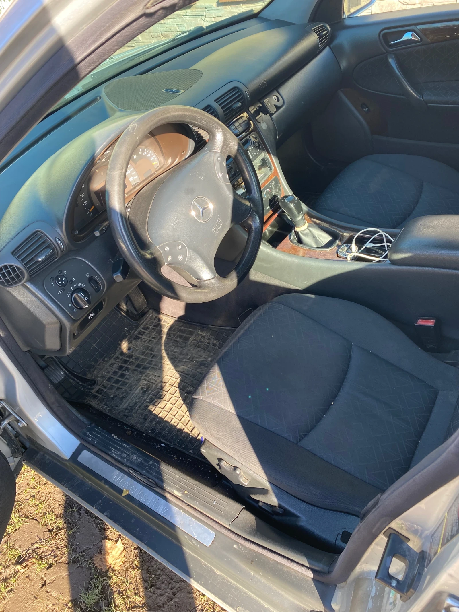 Mercedes-Benz C 220 Колата е с лек софтуер , снимка 1