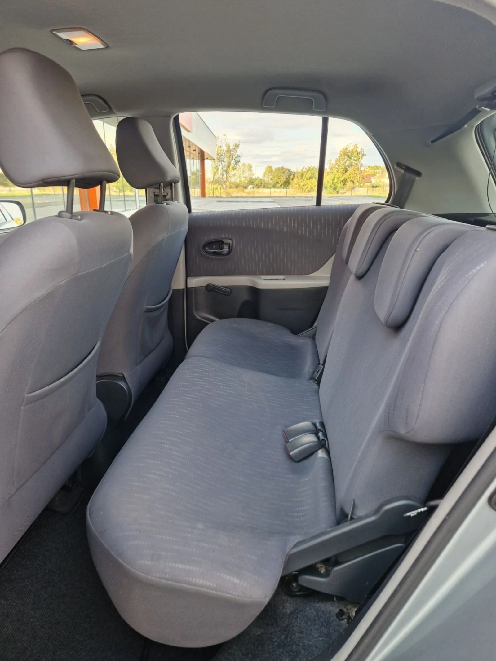 Toyota Yaris 1.3 бензин фейслифт 6 скорости | Mobile.bg — изображение 12