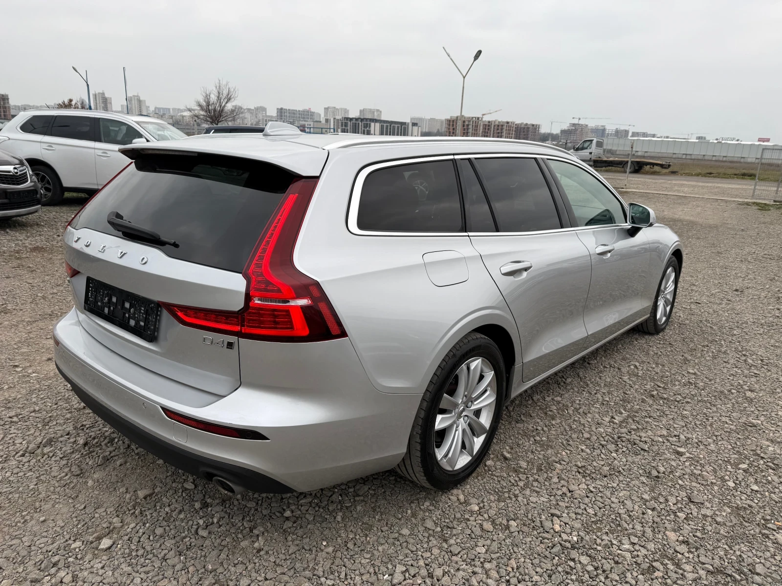 Volvo V60 2.0D CH 4x4 Navi Koza - изображение 4