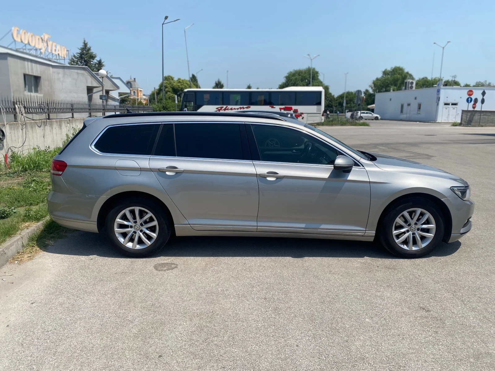 VW Passat Comfortline 2.0 TDI BMT - изображение 3