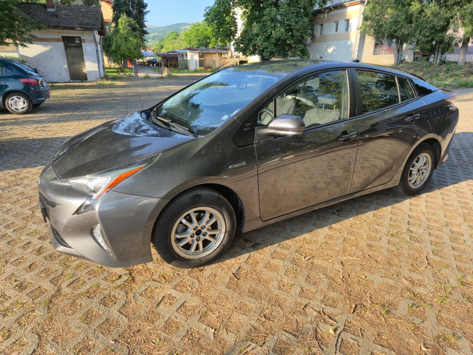 Toyota Prius Luna - изображение 2