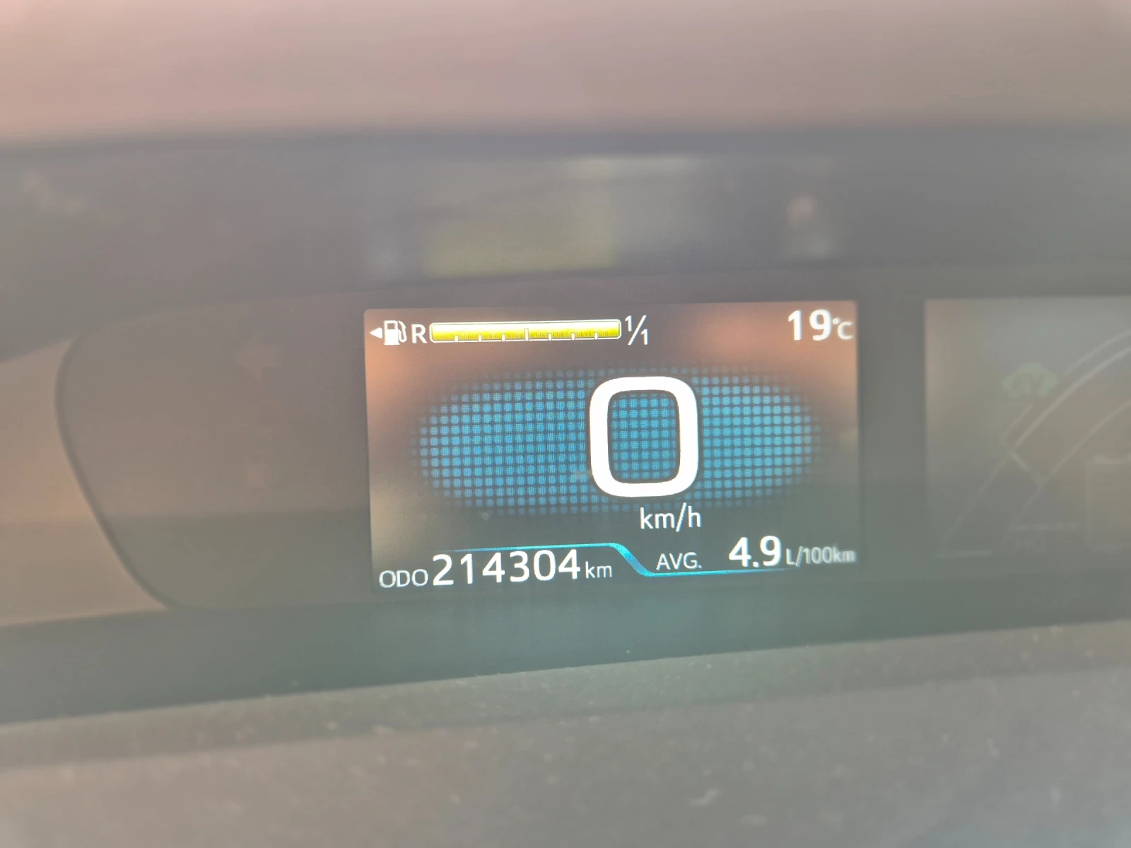 Toyota Prius Luna - изображение 3