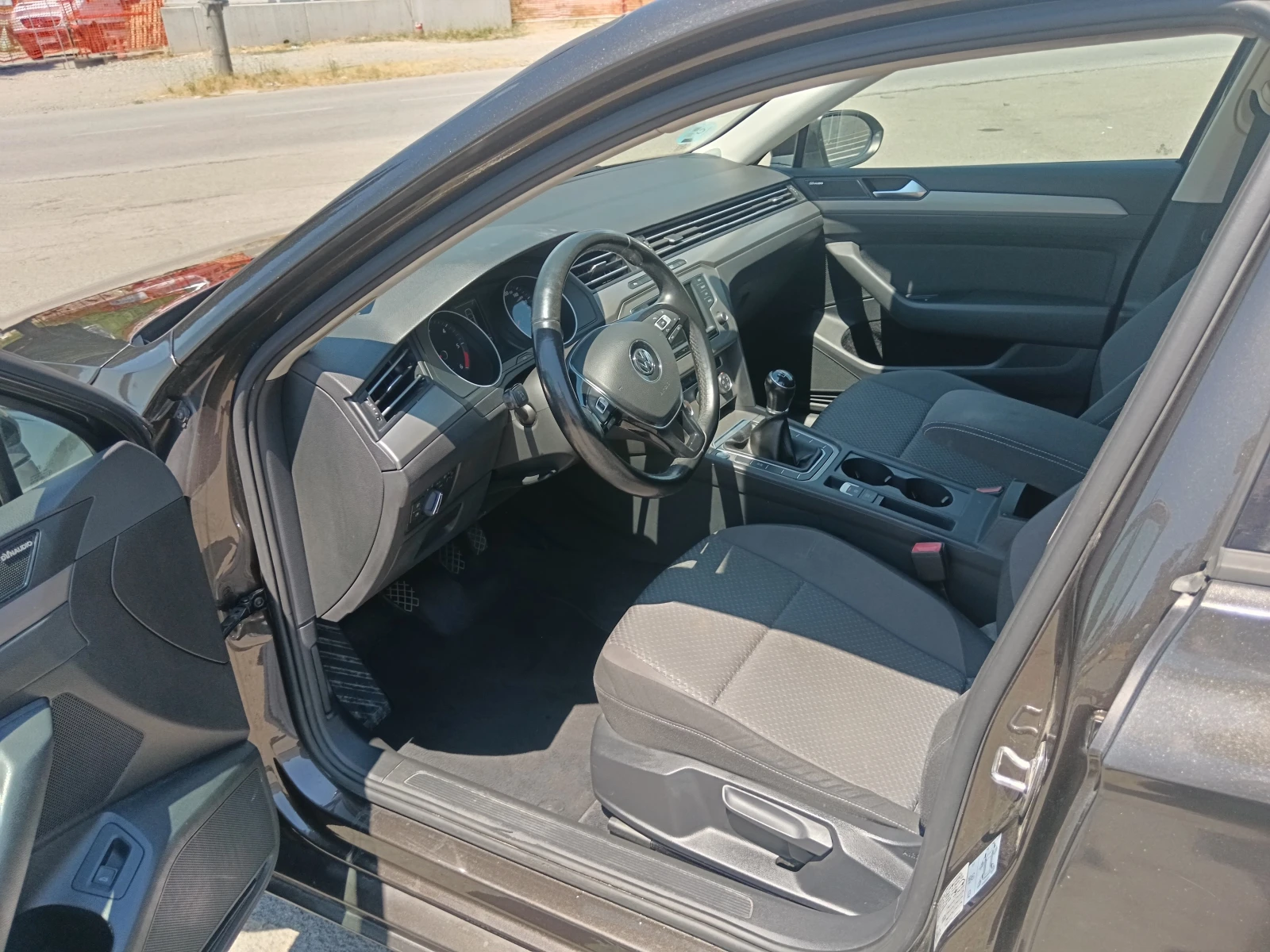 VW Passat B8/2.0 TDI 150 к.с/Keyless/Dynaudio/Navi - изображение 5