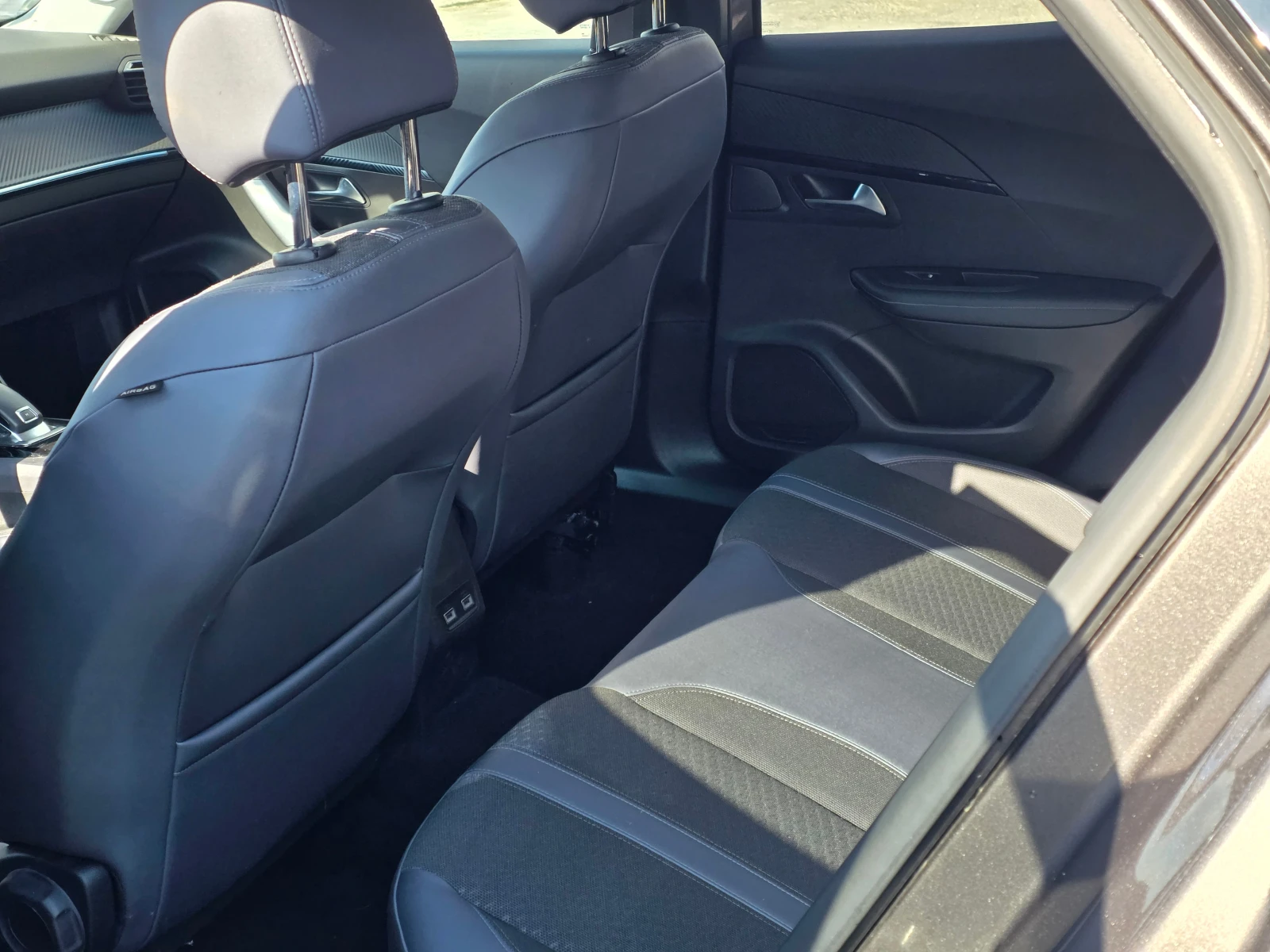 Peugeot 2008 1.5BLUE HDI ALLURE EAT8 131 2 броя - изображение 10